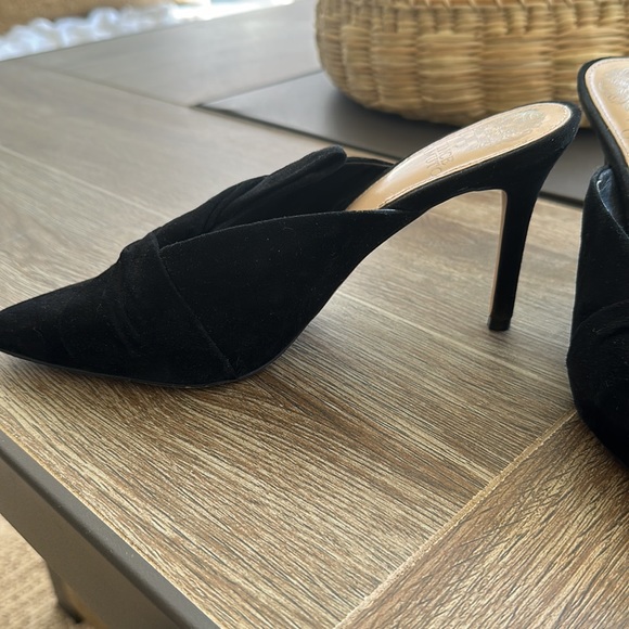 Vince Camuto- Black Heels- size 7.5 - Picture 2 of 7
